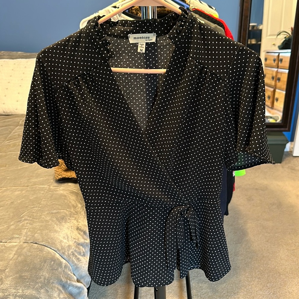 Short sleeve chiffon blouse. Juniors medium